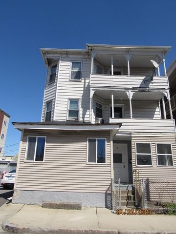 4 Plum St 1, Worcester, MA 01604