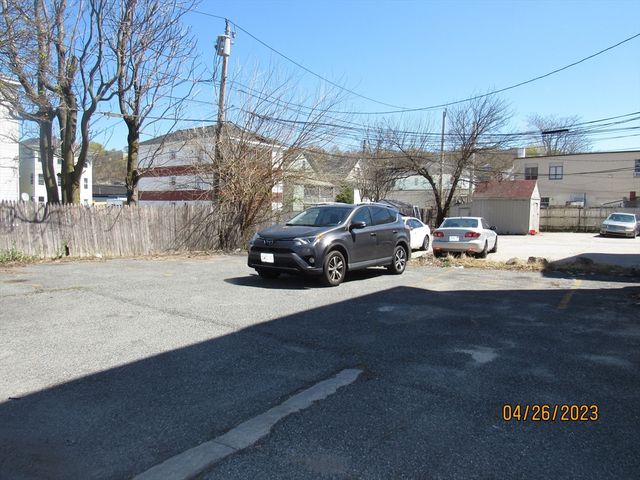 4 Plum St 1, Worcester, MA 01604