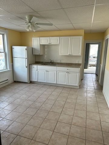 4 Plum St 1, Worcester, MA 01604