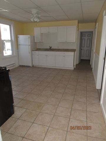 4 Plum St 1, Worcester, MA 01604