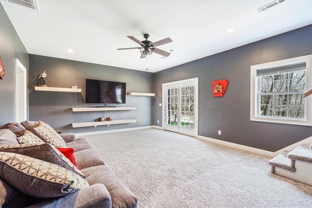 16893 Gum Springs Drive, Siloam Springs, AR 72761