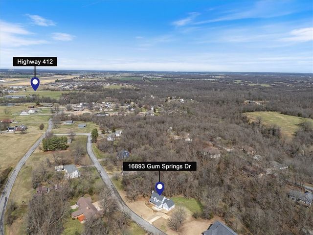 16893 Gum Springs Drive, Siloam Springs, AR 72761