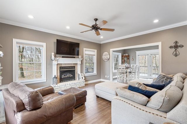 16893 Gum Springs Drive, Siloam Springs, AR 72761