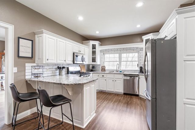 16893 Gum Springs Drive, Siloam Springs, AR 72761