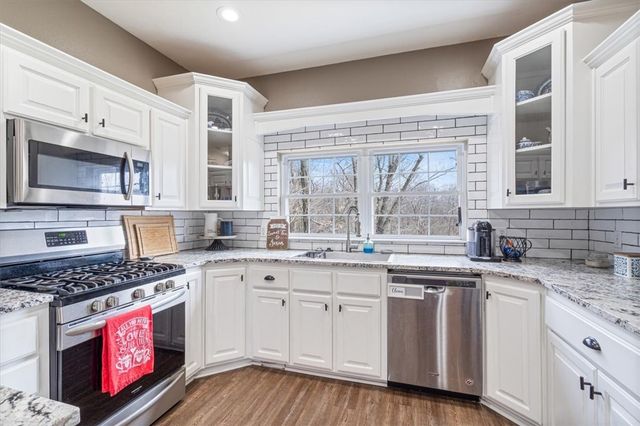 16893 Gum Springs Drive, Siloam Springs, AR 72761