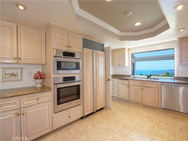30915 Oceangrove Drive, Rancho Palos Verdes, CA 90275