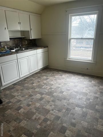 1411 5th Street, Muskegon, MI 49441