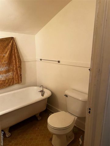 1411 5th Street, Muskegon, MI 49441