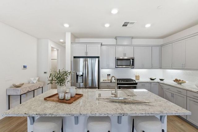 195 Carson Falls Common, Fremont, CA 94539