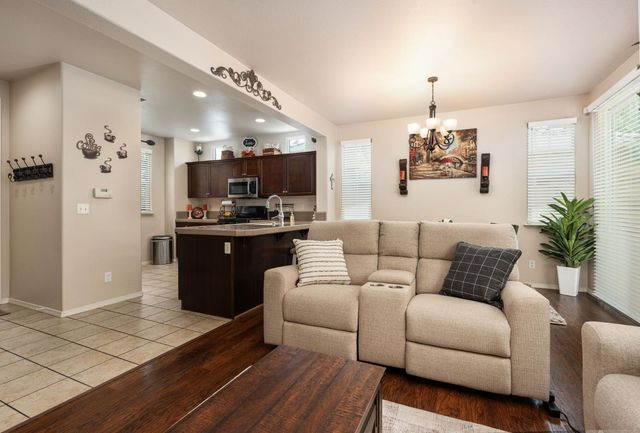 1794 N Merlan Lane, Clovis, CA 93619