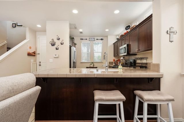 1794 N Merlan Lane, Clovis, CA 93619