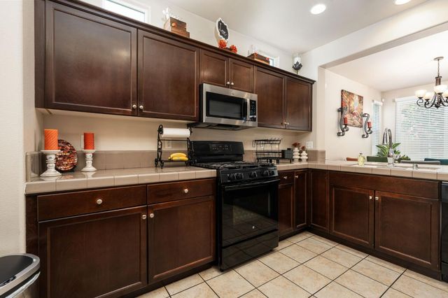1794 N Merlan Lane, Clovis, CA 93619