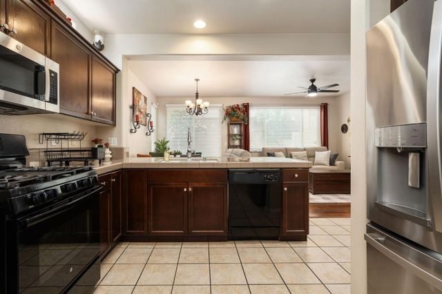 1794 N Merlan Lane, Clovis, CA 93619