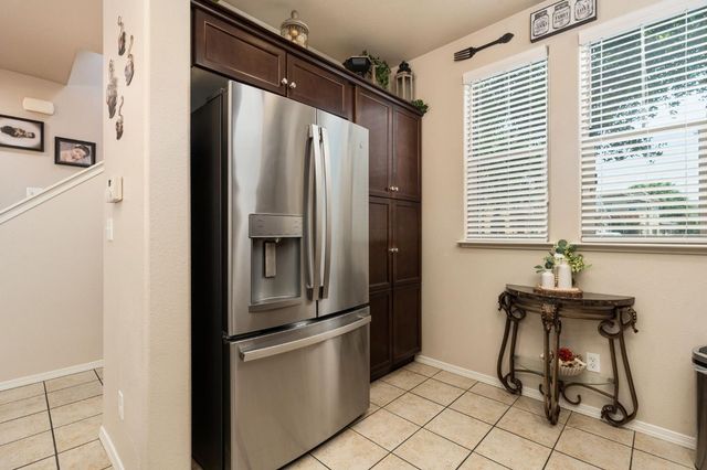 1794 N Merlan Lane, Clovis, CA 93619
