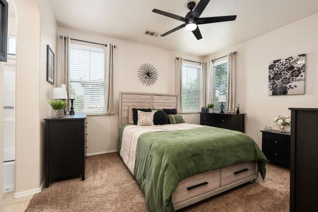 1794 N Merlan Lane, Clovis, CA 93619
