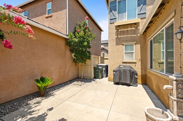 1794 N Merlan Lane, Clovis, CA 93619