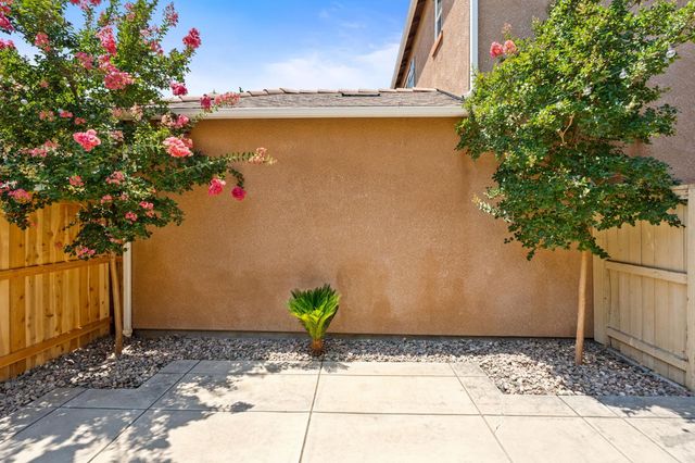 1794 N Merlan Lane, Clovis, CA 93619