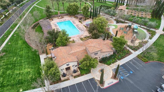 1794 N Merlan Lane, Clovis, CA 93619