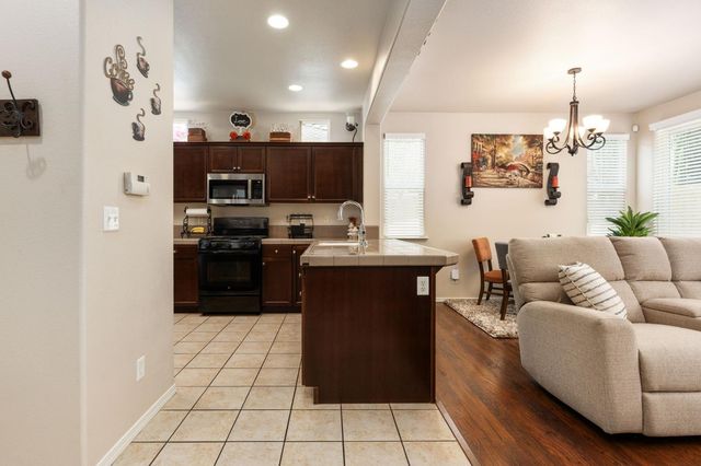 1794 N Merlan Lane, Clovis, CA 93619