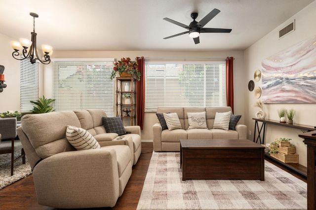 1794 N Merlan Lane, Clovis, CA 93619
