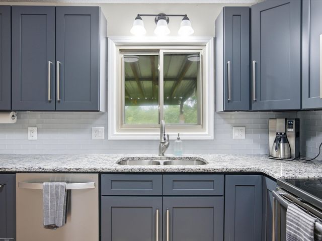61111 Ray Center Road, Ray Twp, MI 48096
