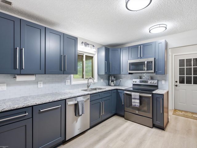61111 Ray Center Road, Ray Twp, MI 48096
