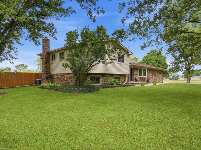 61111 Ray Center Road, Ray Twp, MI 48096