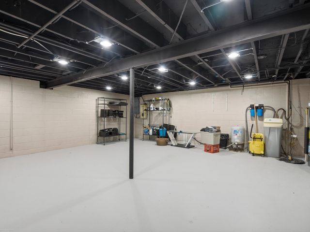 61111 Ray Center Road, Ray Twp, MI 48096