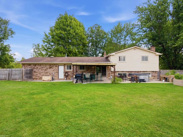 61111 Ray Center Road, Ray Twp, MI 48096