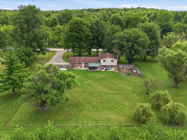 61111 Ray Center Road, Ray Twp, MI 48096