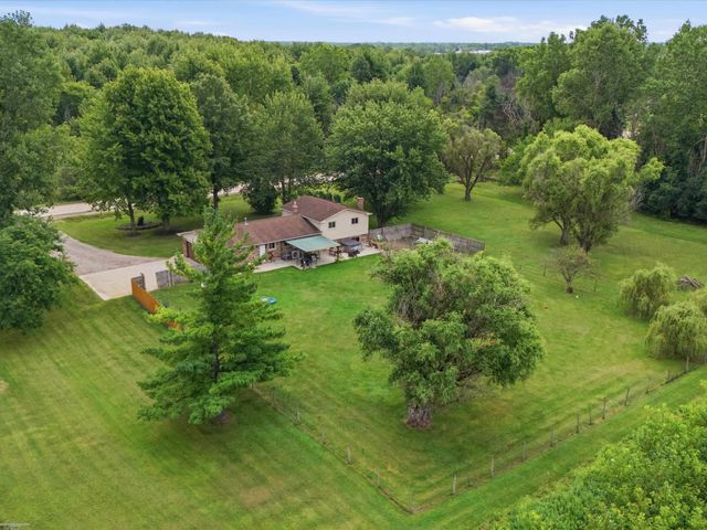 61111 Ray Center Road, Ray Twp, MI 48096