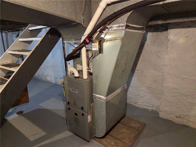 902 Gibson St, Elliott, PA 15220