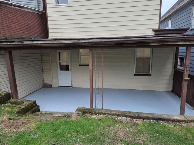 902 Gibson St, Elliott, PA 15220