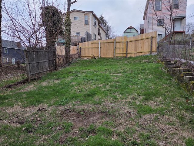 902 Gibson St, Elliott, PA 15220