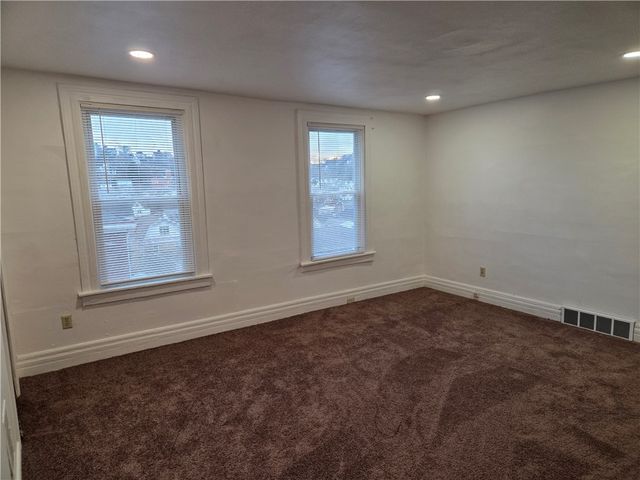 902 Gibson St, Elliott, PA 15220