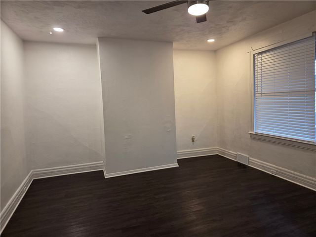 902 Gibson St, Elliott, PA 15220