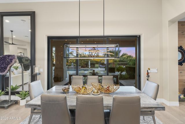 10425 N 37th Street, Phoenix, AZ 85028