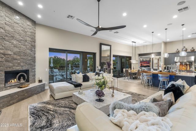 10425 N 37th Street, Phoenix, AZ 85028