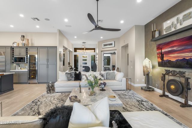 10425 N 37th Street, Phoenix, AZ 85028