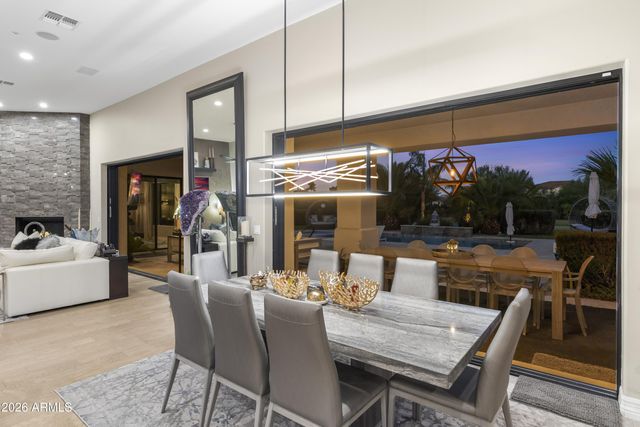 10425 N 37th Street, Phoenix, AZ 85028