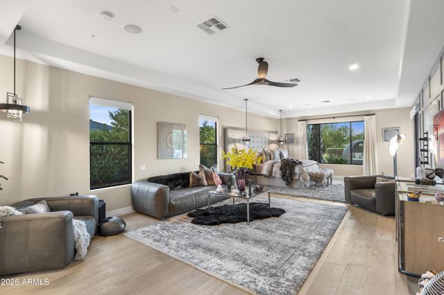 10425 N 37th Street, Phoenix, AZ 85028
