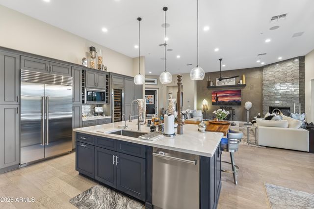 10425 N 37th Street, Phoenix, AZ 85028