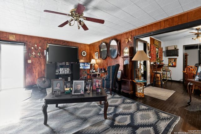 808 N Adams, Beeville, TX 78102