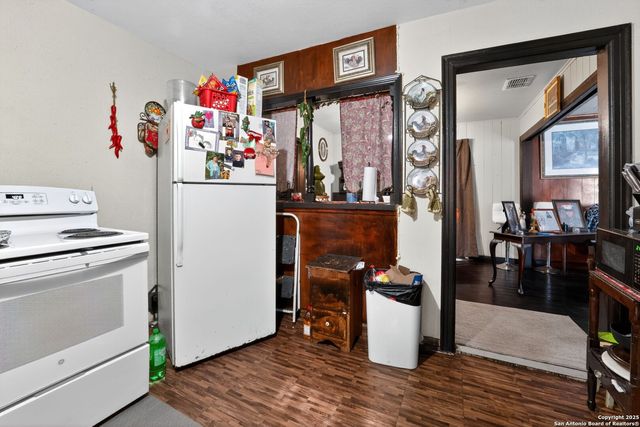 808 N Adams, Beeville, TX 78102