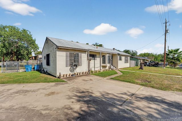 808 N Adams, Beeville, TX 78102