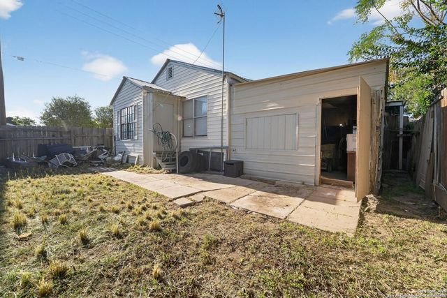 808 N Adams, Beeville, TX 78102