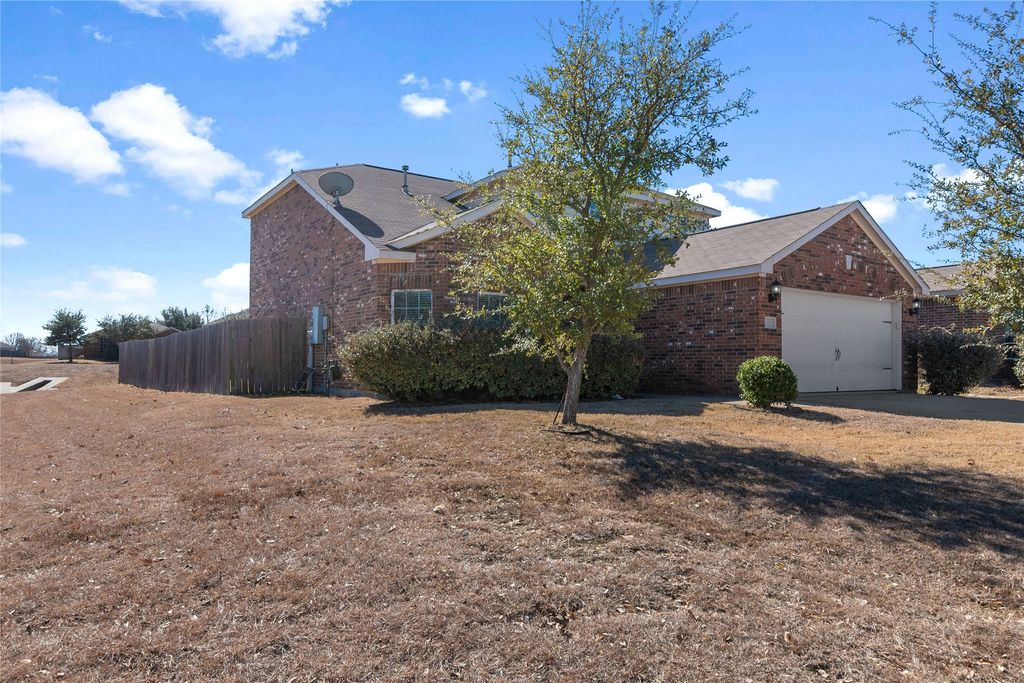 2020 Brook Meadow Drive, Forney, TX 75126