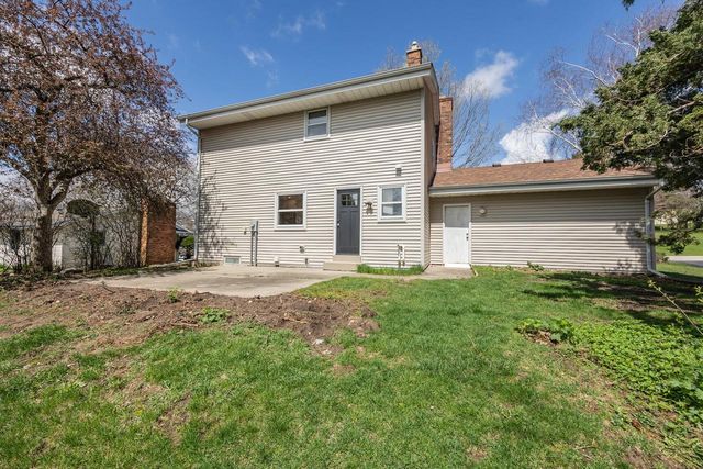 1501 Grandview AVENUE, Oconomowoc, WI 53066