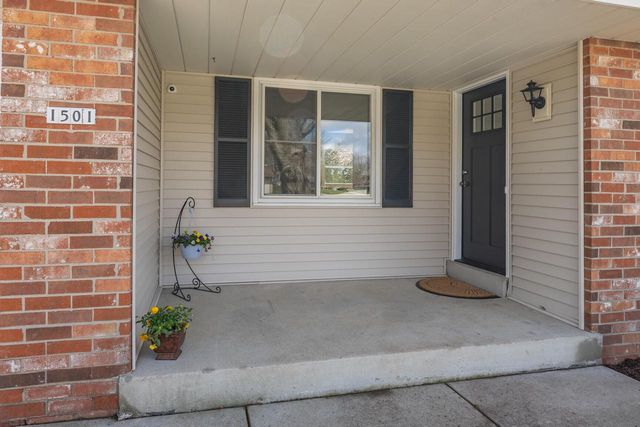 1501 Grandview AVENUE, Oconomowoc, WI 53066