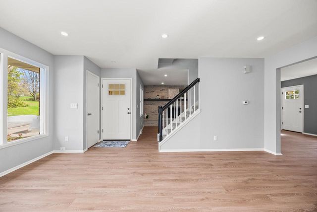 1501 Grandview AVENUE, Oconomowoc, WI 53066